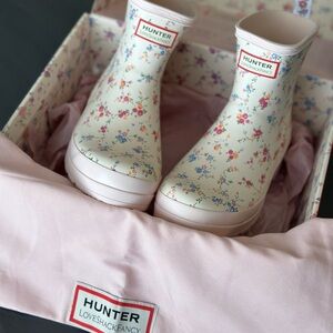 Women’s Hunter Loveshack Fancy Floral Rain Boots - Sz7